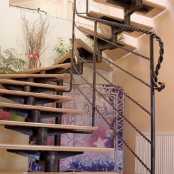 Moderné kované schodisko so zábradlím vzor Kované laná Moderné kované schodisko so zábradlím vzor Kované laná