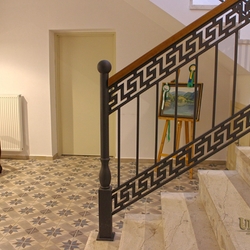 Antick kovan zbradlie v penzine v Preove - luxusn zbradlie na schodisku