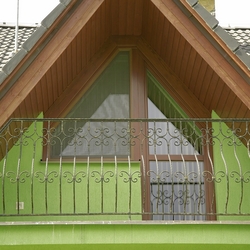 Balknov zbradlie pod strechou v podkrov - kovan exterirov zbradlie